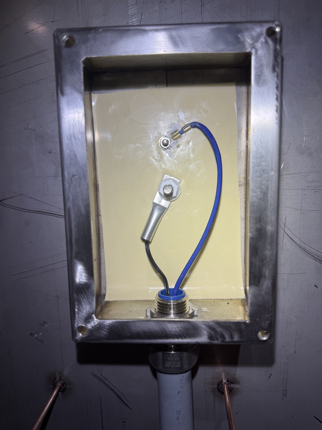 WL4 redundant thermistor probe enclosure and wiring detail